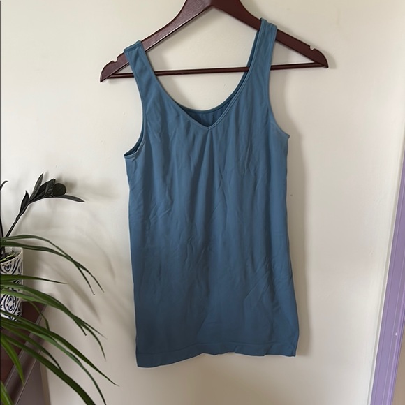 Parkhurst Tops - Fitted Blue Sleeveless Tank Top